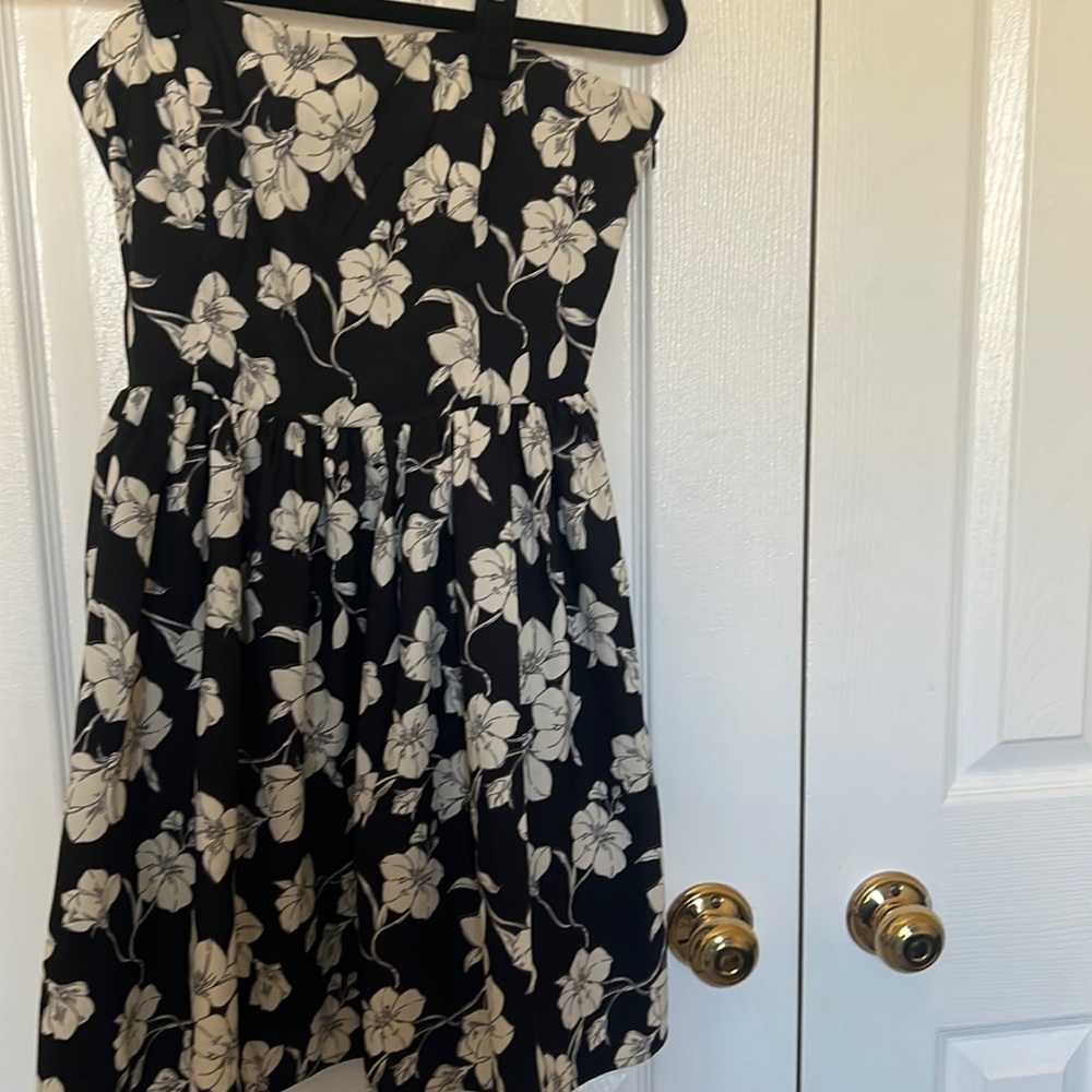 Forever 21 Strapless floral Dress